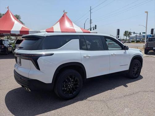 2024 Chevrolet Traverse LS