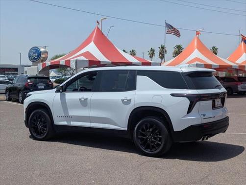 2024 Chevrolet Traverse LS