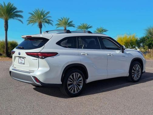 2020 Toyota Highlander Hybrid Platinum