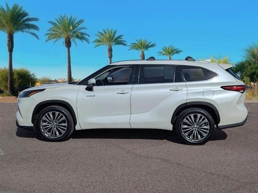 2020 Toyota Highlander Hybrid Platinum