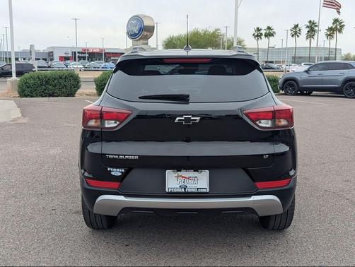 Mosaic Black Metallic 2023 Chevrolet Trailblazer LT