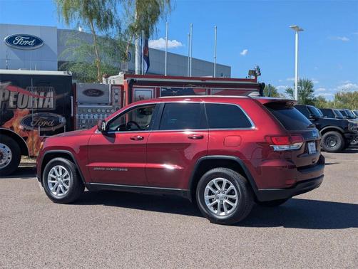 2022 Jeep Grand Cherokee Laredo
