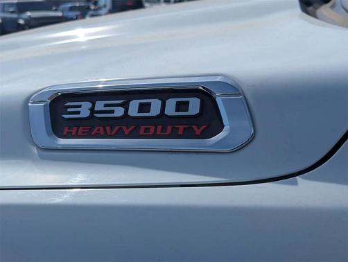 2022 RAM 3500 Tradesman/SLT/Laramie/Limited