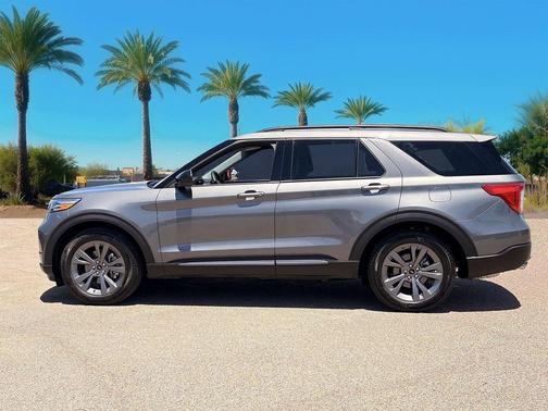 Carbonized Gray Metallic 2023 Ford Explorer XLT