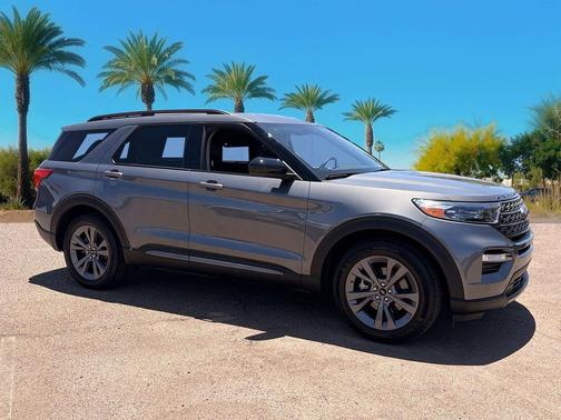 Carbonized Gray Metallic 2023 Ford Explorer XLT