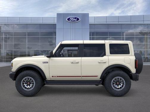 Wimbledon White 2026 Ford Bronco Outer Banks