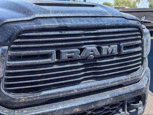 Diamond Black Crystal Pearlcoat 2024 RAM 3500 Laramie Crew Cab 4x4 8' Box