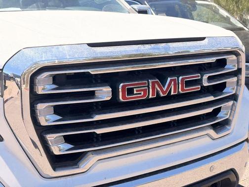 White Frost Tricoat 2019 GMC Sierra 1500 SLT