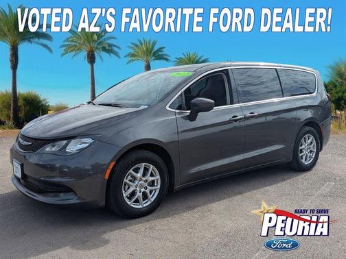 2022 Chrysler Voyager LX