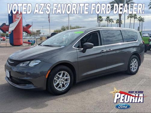 2022 Chrysler Voyager LX