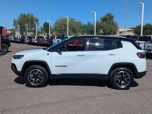 2024 Jeep Compass Trailhawk