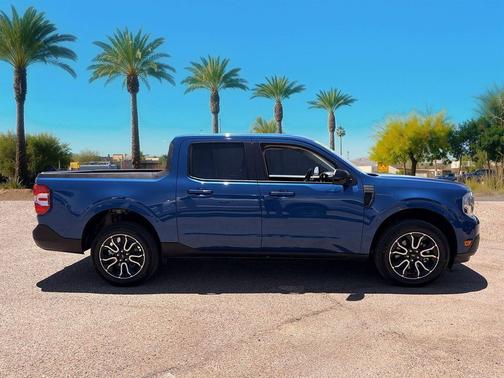Atlas Blue Metallic 2024 Ford Maverick Lariat