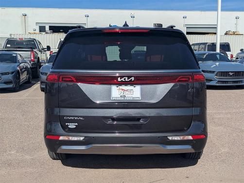 2024 Kia Carnival SX