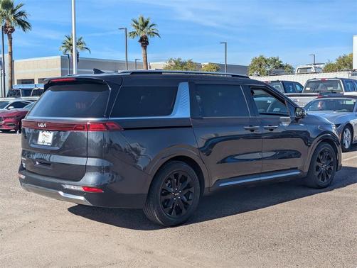 2024 Kia Carnival SX