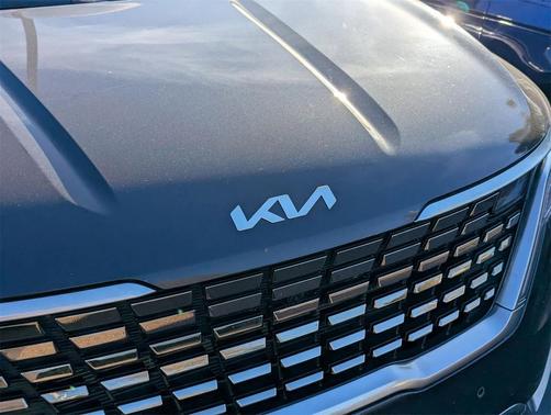 2024 Kia Carnival SX