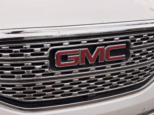 White Frost Tricoat 2018 GMC Acadia Denali