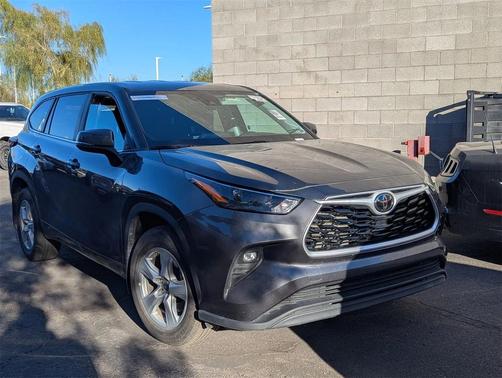 2024 Toyota Highlander LE