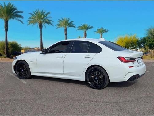 2022 BMW 330e Base