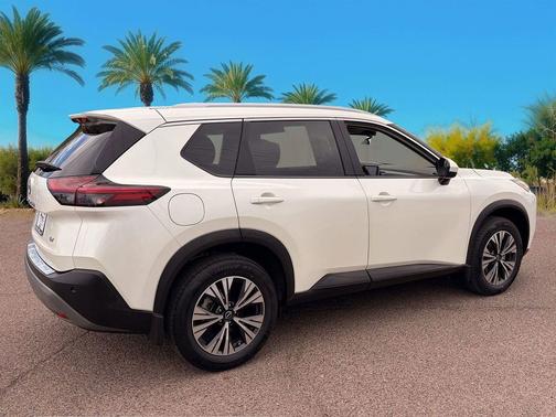 Pearl White Tricoat 2023 Nissan Rogue SV