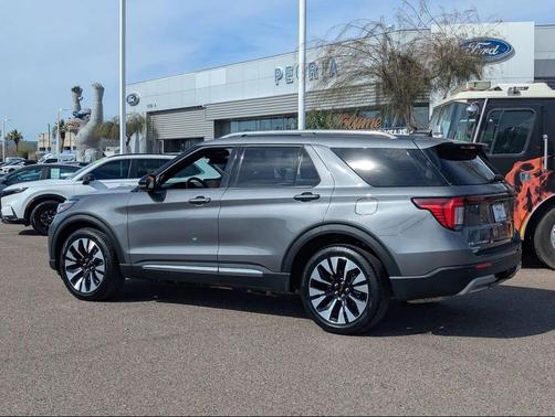 2025 Ford Explorer Platinum