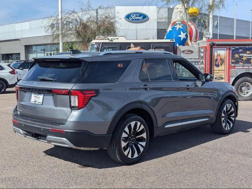 2025 Ford Explorer Platinum