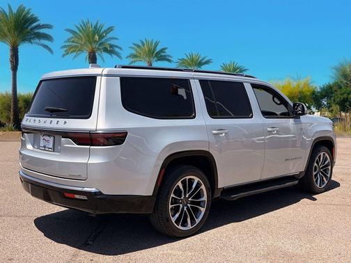 Silver Zynith 2022 Jeep Wagoneer Series II 4x4
