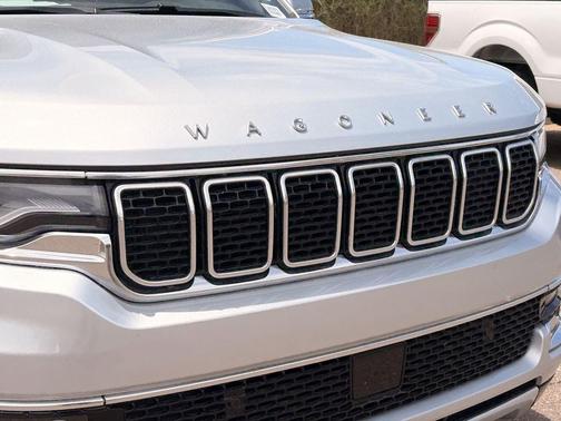Silver Zynith 2022 Jeep Wagoneer Series II 4x4