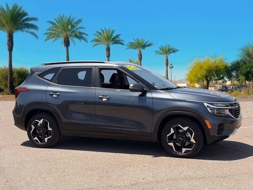 Gravity Gray 2025 Kia Seltos S