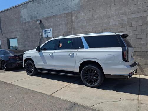2022 Cadillac Escalade ESV Luxury