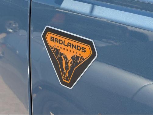Azure Gray Metallic Tri-Coat 2024 Ford Bronco Badlands