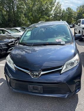 2020 Toyota Sienna LE