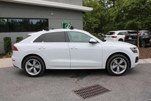 2023 Audi Q8 55 Premium