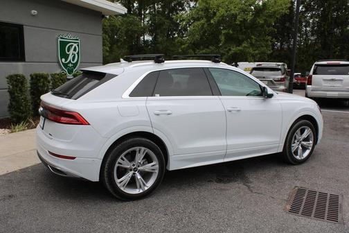 2023 Audi Q8 55 Premium