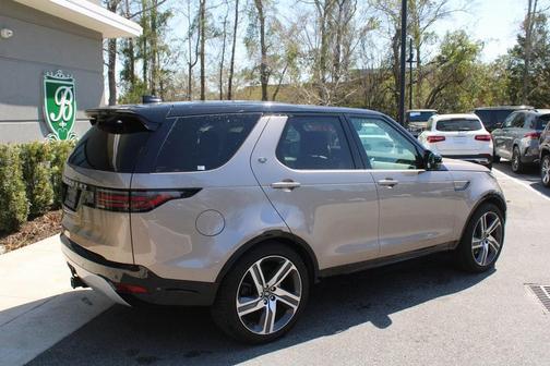 2023 Land Rover Discovery P360 Metropolitan Edition