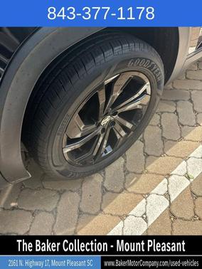 Deep Black Pearl Effect 2023 Volkswagen Atlas 2.0T SE w/Technology