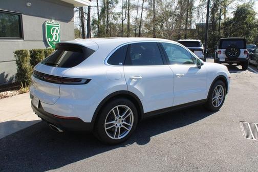 2024 Porsche Cayenne Base