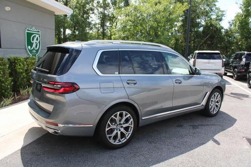 2025 BMW X7 xDrive40i