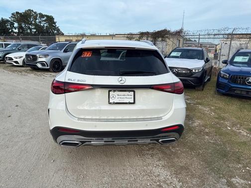 2025 Mercedes-Benz GLC 300 Base
