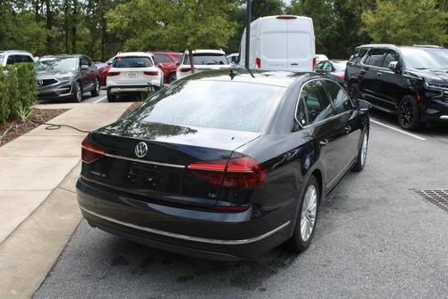2017 Volkswagen Passat 1.8T SE