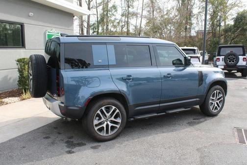 2021 Land Rover Defender 110 SE