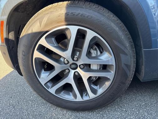 2021 Land Rover Defender 110 SE