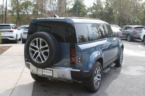 2021 Land Rover Defender 110 SE