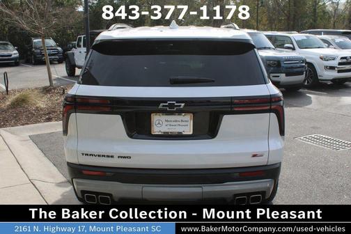 Iridescent Pearl Tricoat 2024 Chevrolet Traverse Z71