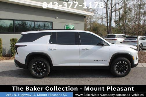 Iridescent Pearl Tricoat 2024 Chevrolet Traverse Z71