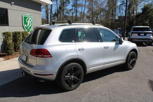 2017 Volkswagen Touareg V6 Wolfsburg Edition