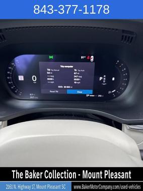 Crystal White Metallic 2023 Volvo XC60 B5 Ultimate Bright Theme