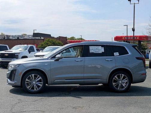 2025 Cadillac XT6 Premium Luxury FWD