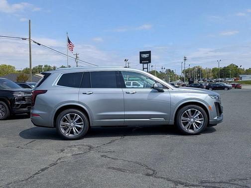 2025 Cadillac XT6 Premium Luxury FWD