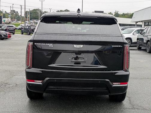 2025 Cadillac Escalade IQ Sport 2