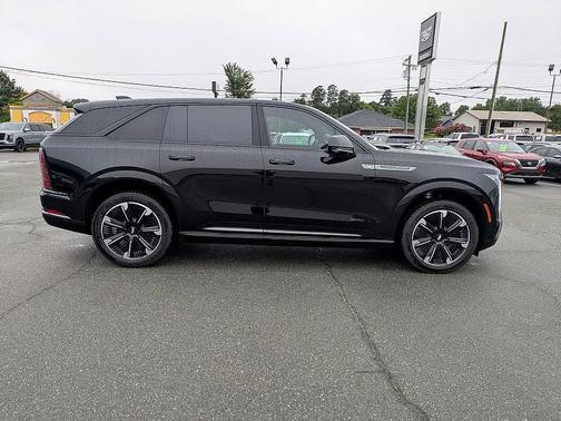 2025 Cadillac Escalade IQ Sport 2